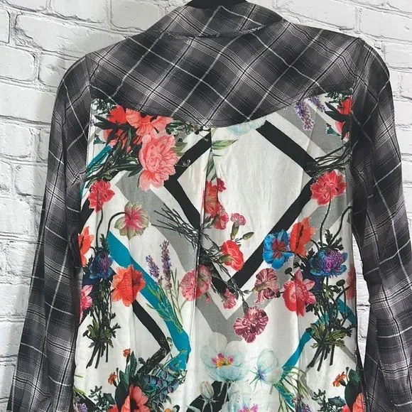 NEW Tolani Collection Neicy top button down plaid floral size XXS - Picture 4 of 14